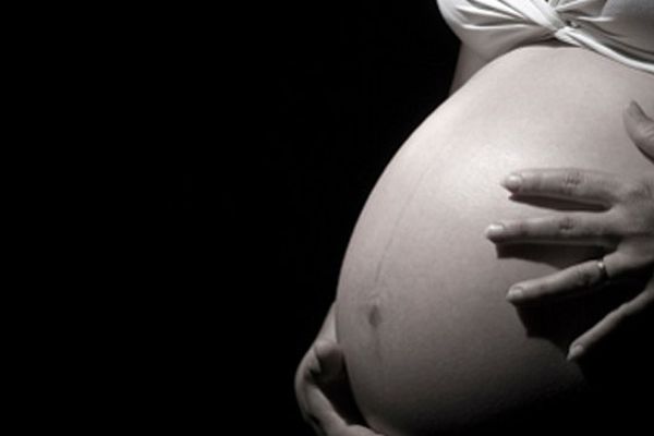 femme enceinte ostéo Caroline KERBRAT